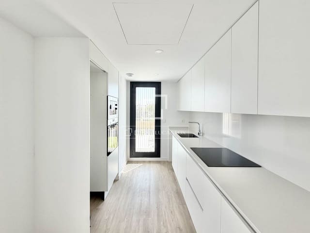 3 bedroom Apartment for sale in Alicante / Alacant city with pool garage - € 369,000 (Ref: 9716603)