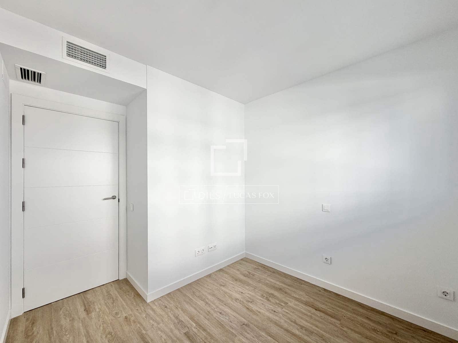 3 bedroom Apartment for sale in Alicante / Alacant city with pool garage - € 369,000 (Ref: 9716603)