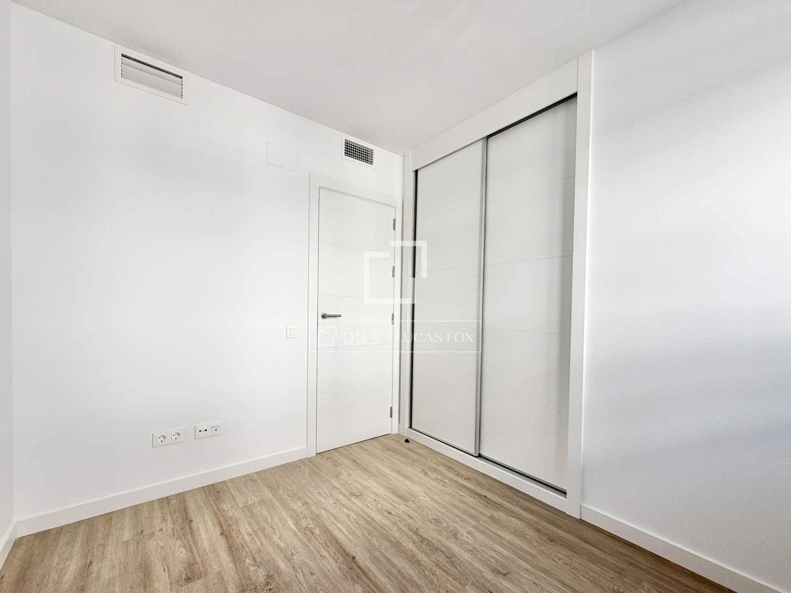 3 bedroom Apartment for sale in Alicante / Alacant city with pool garage - € 369,000 (Ref: 9716603)