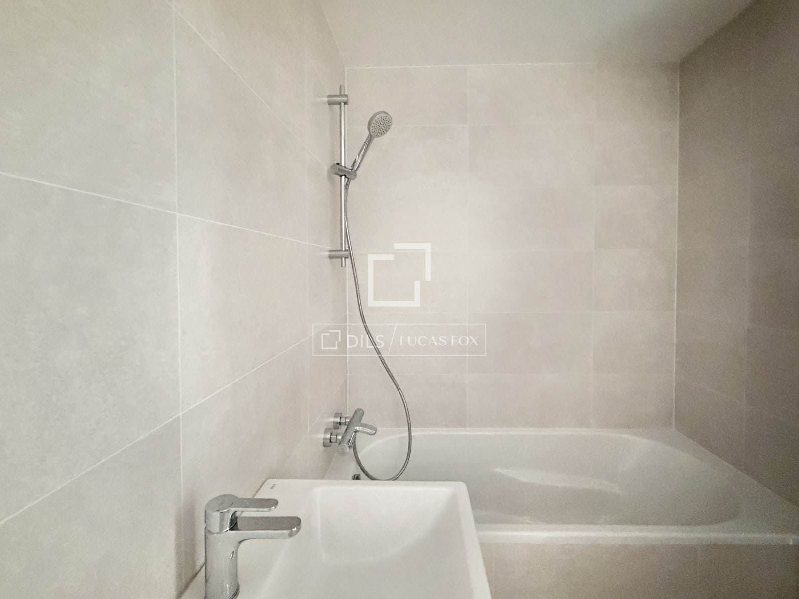 3 bedroom Apartment for sale in Alicante / Alacant city with pool garage - € 369,000 (Ref: 9716603)