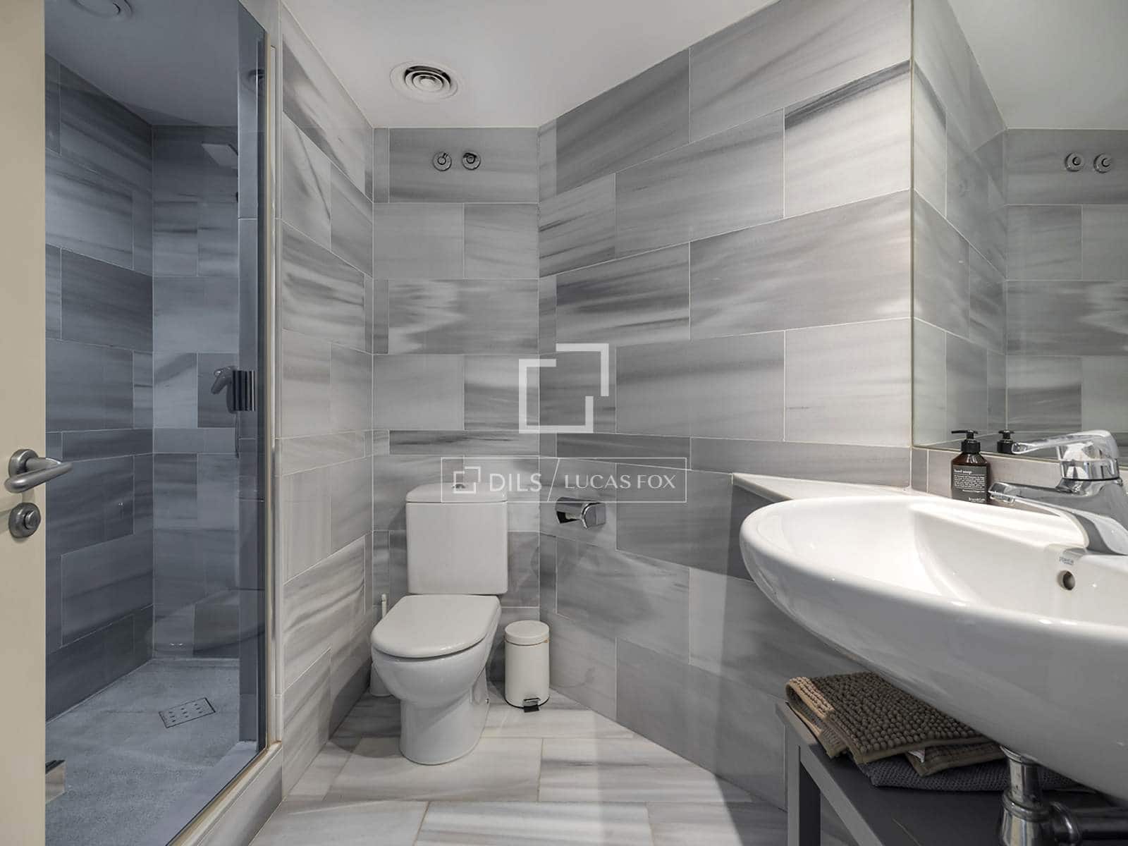 3 camera da letto Appartamento da affittare in Barcelona citta con piscina garage - 5.900 € (Rif: 9716604)