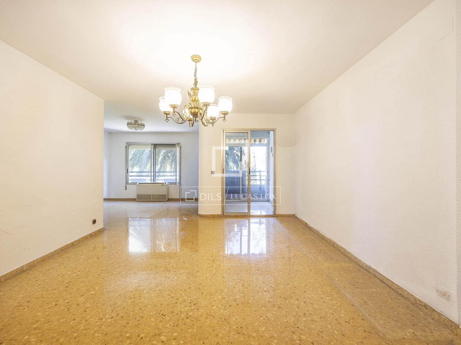 Apartamento de 4 habitaciones en València ciudad en venta - 460.000 € (Ref: 9716736)