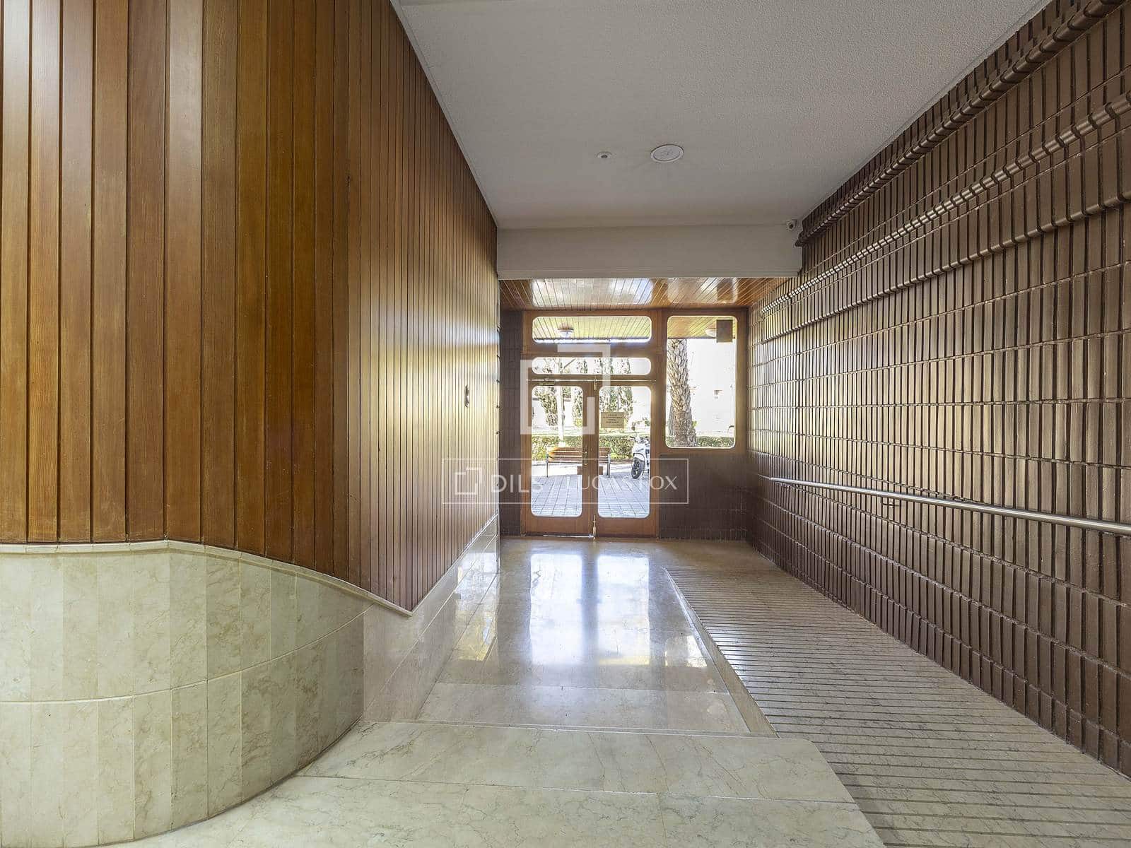 Apartamento de 4 habitaciones en València ciudad en venta - 460.000 € (Ref: 9716736)