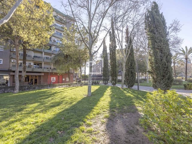 Apartamento de 4 habitaciones en València ciudad en venta - 460.000 € (Ref: 9716736)