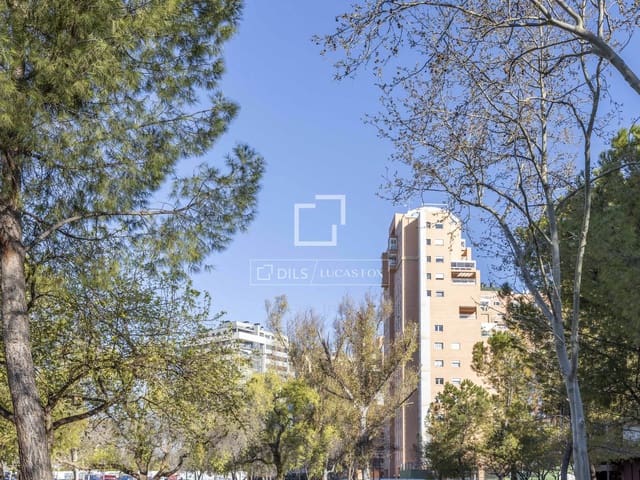 Apartamento de 4 habitaciones en València ciudad en venta - 460.000 € (Ref: 9716736)