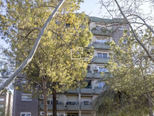 Apartamento de 4 habitaciones en València ciudad en venta - 460.000 € (Ref: 9716736)