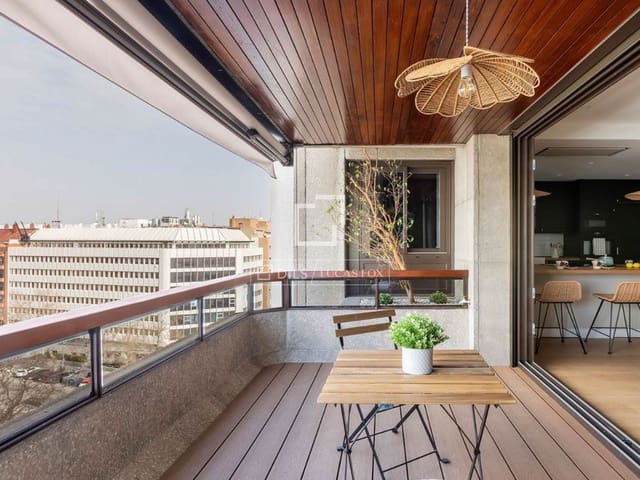 4 Zimmer Apartment zu verkaufen in Madrid Stadt mit Garage - 2.228.000 € (Ref: 9720297)