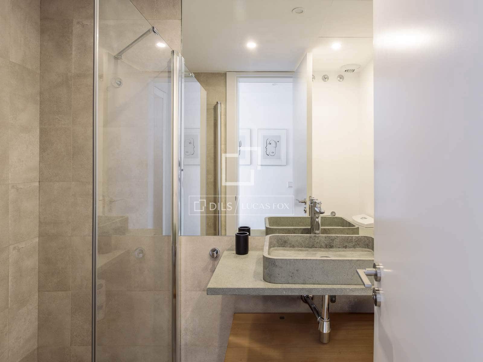 2 soveværelse Penthouse til leje i Madrid by med garage - € 4.500 (Ref: 9720428)