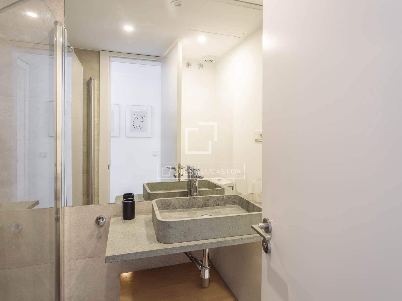 2 soveværelse Penthouse til leje i Madrid by med garage - € 4.500 (Ref: 9720428)