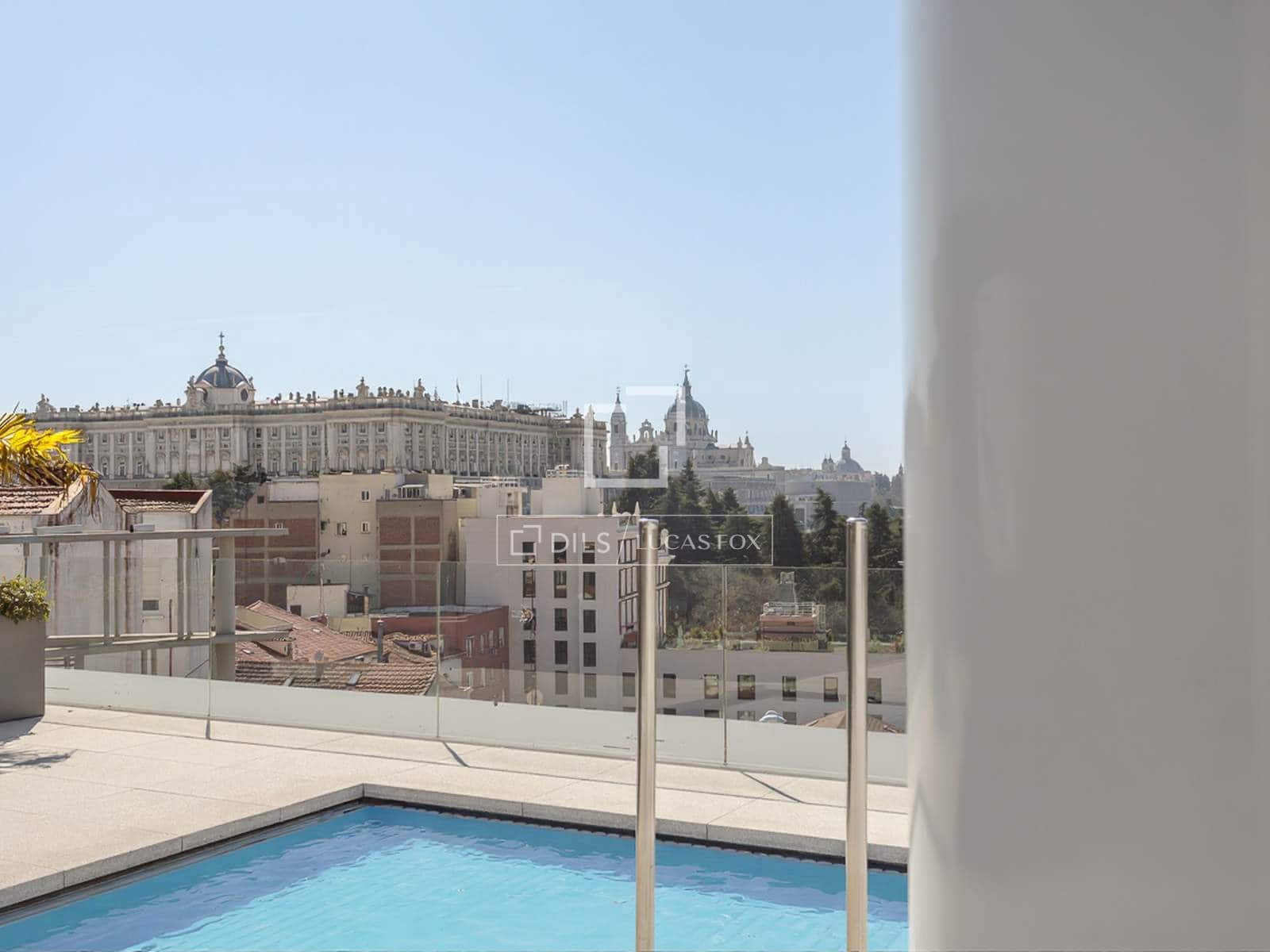 2 soveværelse Penthouse til leje i Madrid by med garage - € 4.500 (Ref: 9720428)