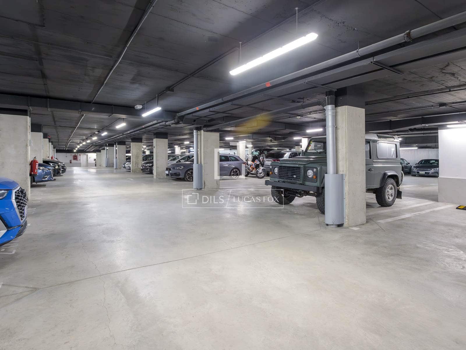 2 soveværelse Penthouse til leje i Madrid by med garage - € 4.500 (Ref: 9720428)