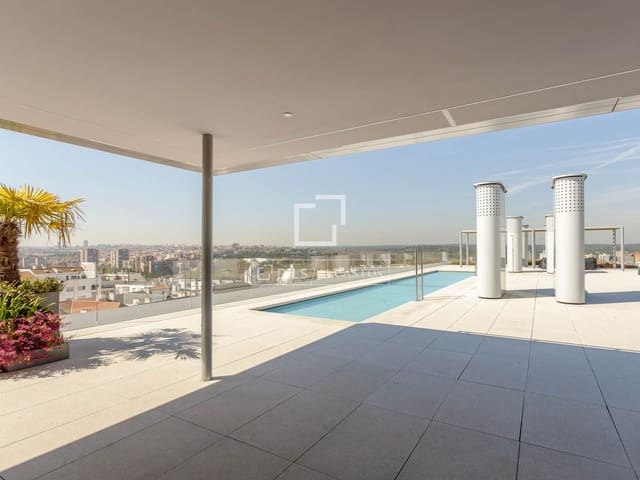 2 soveværelse Penthouse til leje i Argüelles, Madrid by med garage - € 4.500 (Ref: 9720428)