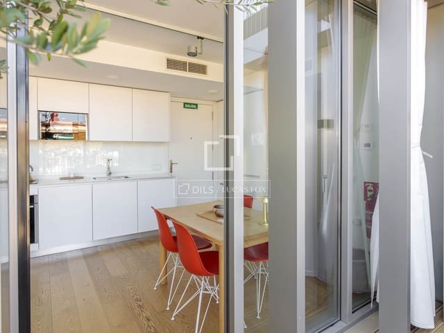 2 soveværelse Penthouse til leje i Argüelles, Madrid by med garage - € 4.500 (Ref: 9720428)