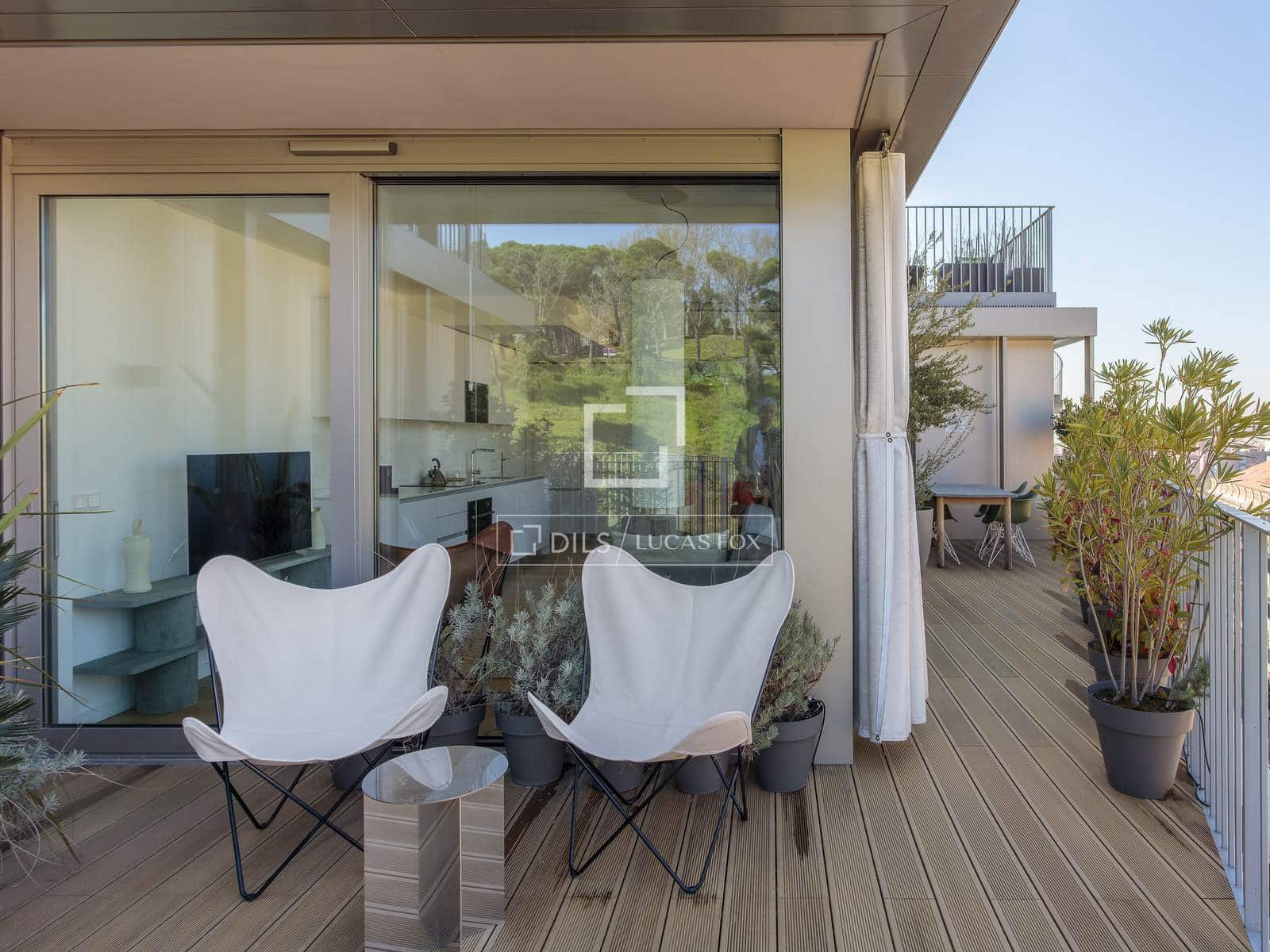 2 soveværelse Penthouse til leje i Madrid by med garage - € 4.500 (Ref: 9720428)