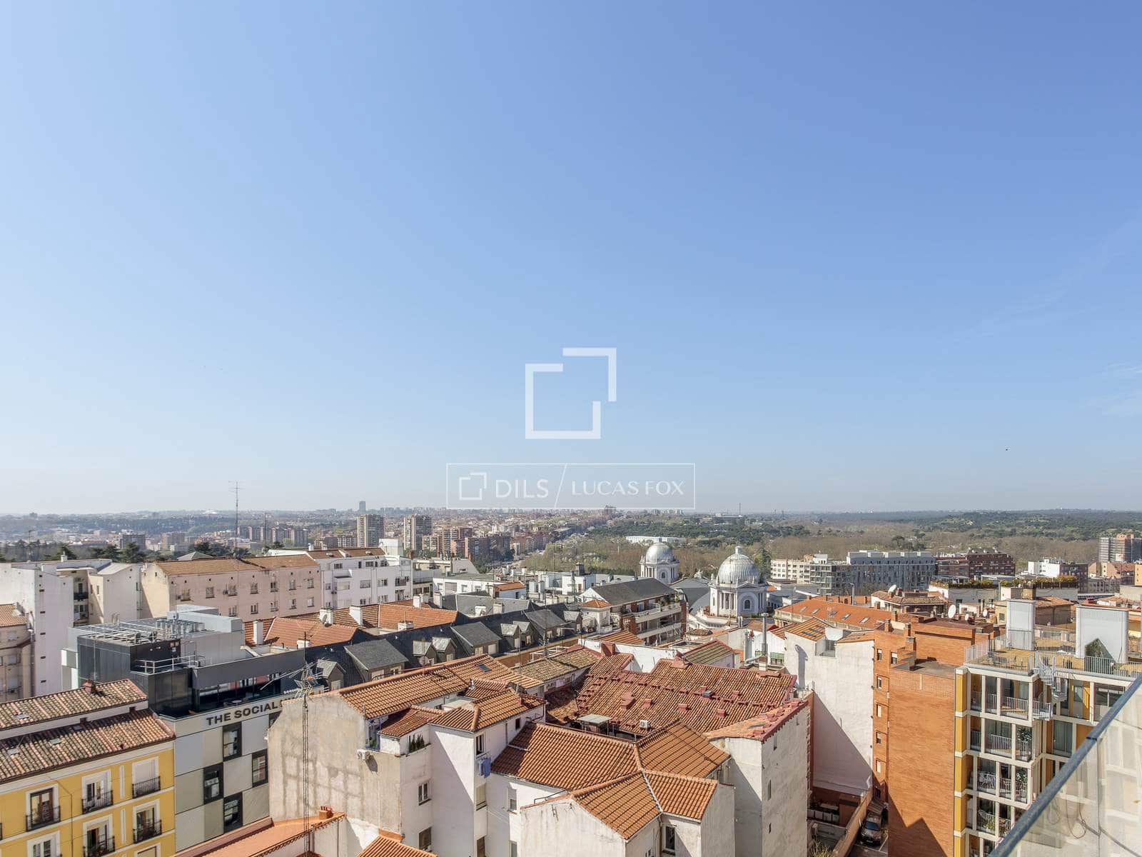 2 soveværelse Penthouse til leje i Madrid by med garage - € 4.500 (Ref: 9720428)