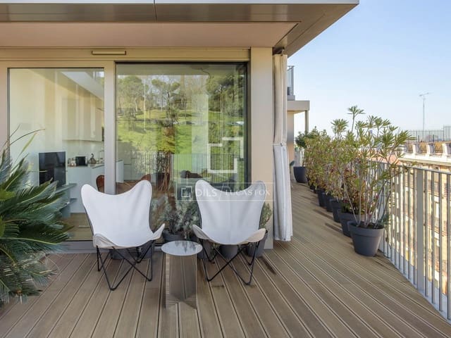 Penthouse de 2 chambres à louer à Argüelles, Madrid ville avec piscine garage - 3 900 € (Ref: 9720428)