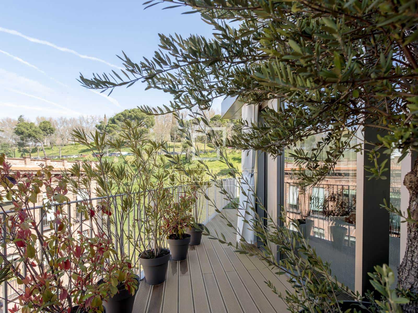 2 soveværelse Penthouse til leje i Madrid by med garage - € 4.500 (Ref: 9720428)