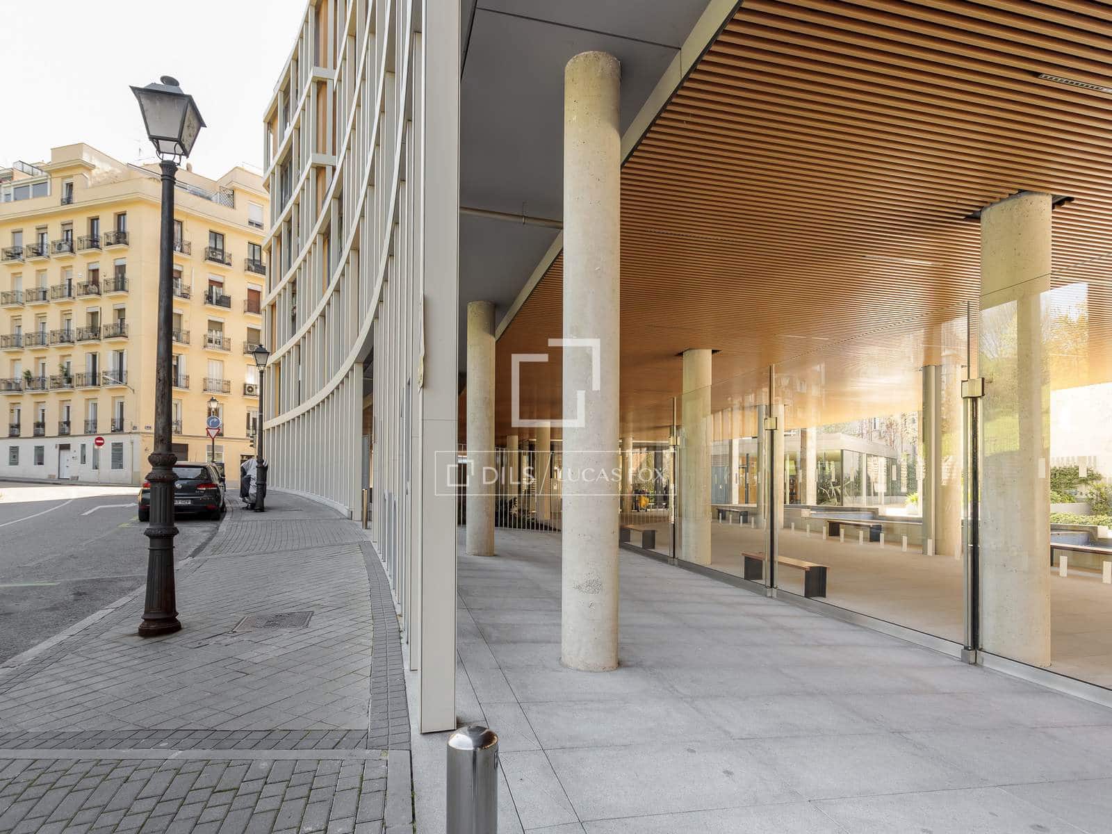 2 soveværelse Penthouse til leje i Madrid by med garage - € 4.500 (Ref: 9720428)