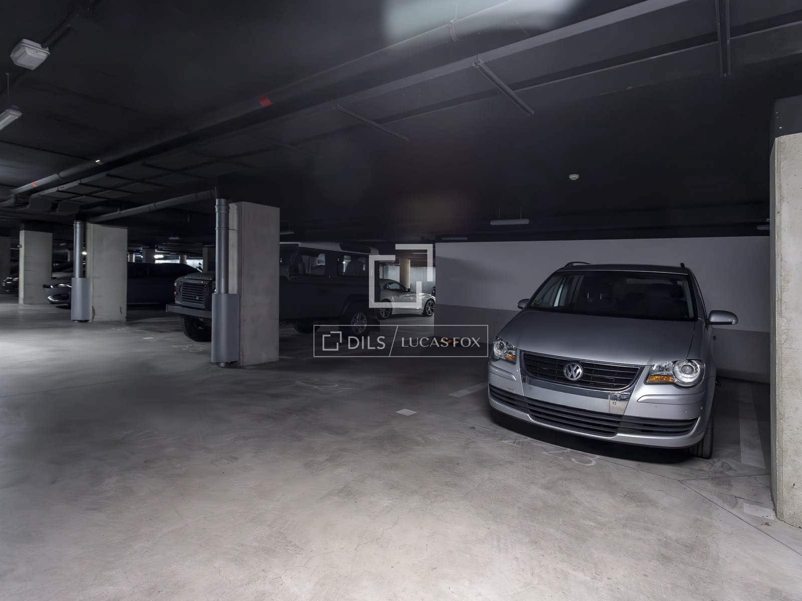 2 slaapkamer Penthouse te huur in Madrid stad met zwembad garage - € 3.900 (Ref: 9720428)