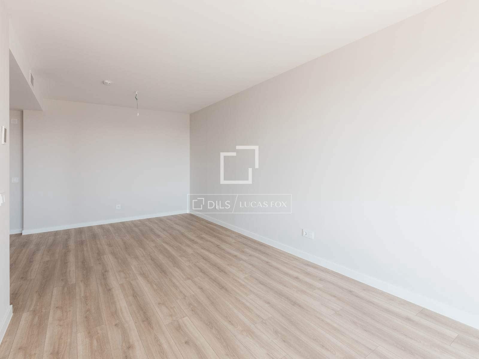 Appartement de 3 chambres à louer à Madrid ville avec piscine garage - 2 850 € (Ref: 9720546)