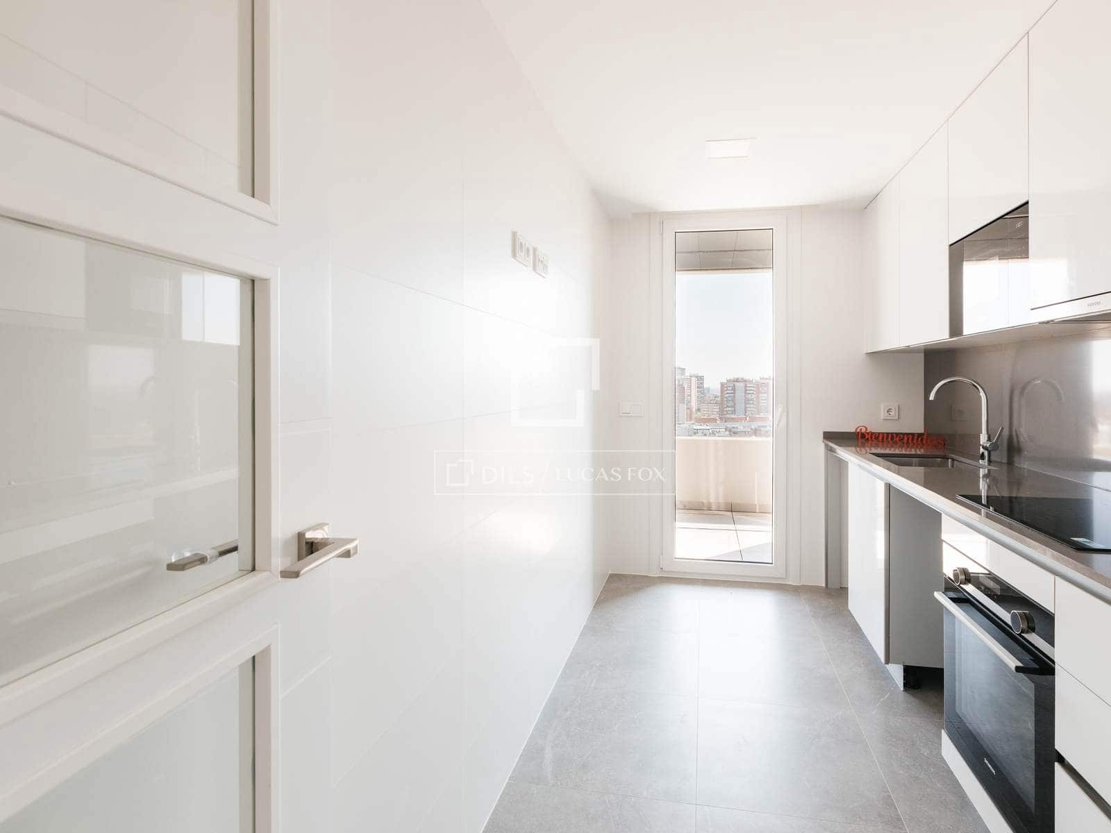 Appartement de 3 chambres à louer à Madrid ville avec piscine garage - 2 850 € (Ref: 9720546)