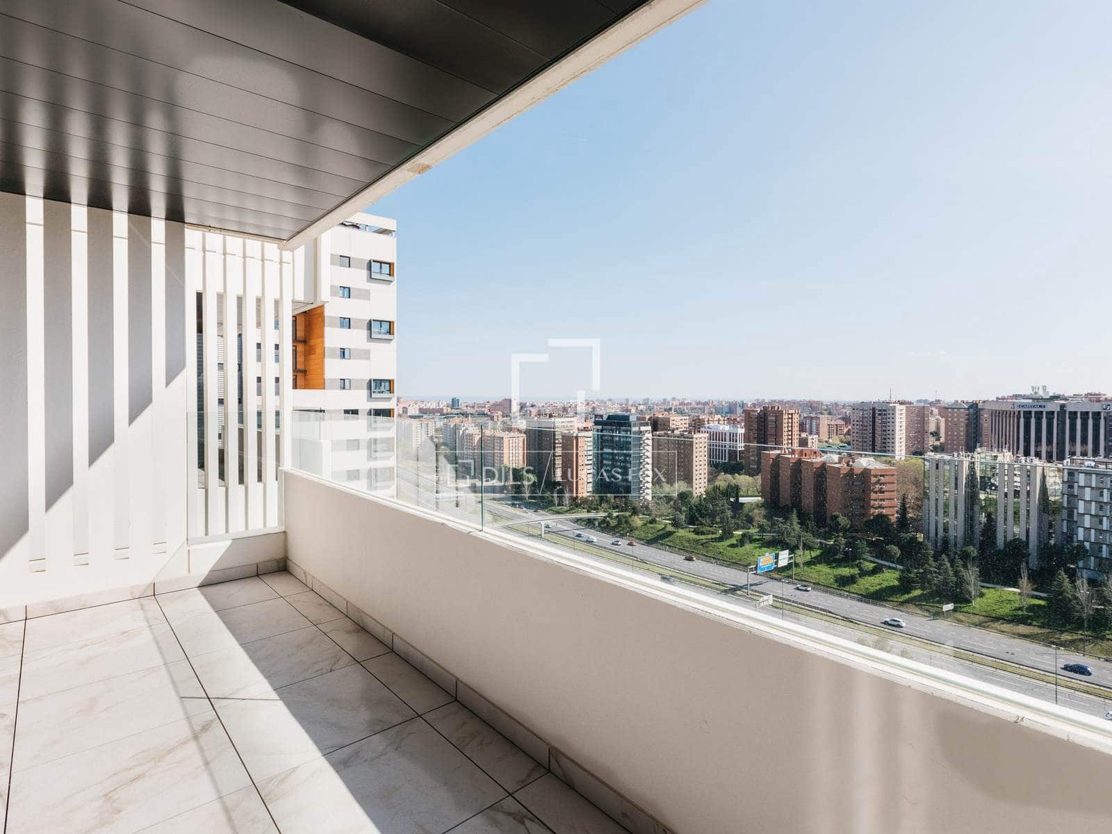 Appartement de 3 chambres à louer à Madrid ville avec piscine garage - 2 850 € (Ref: 9720546)