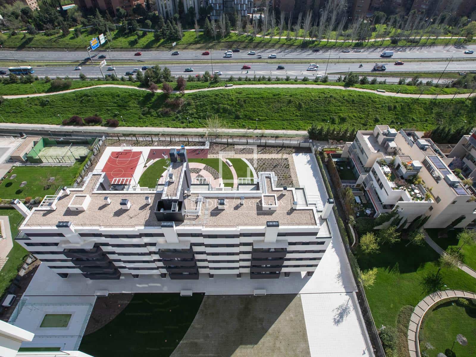 Appartement de 3 chambres à louer à Madrid ville avec piscine garage - 2 850 € (Ref: 9720546)