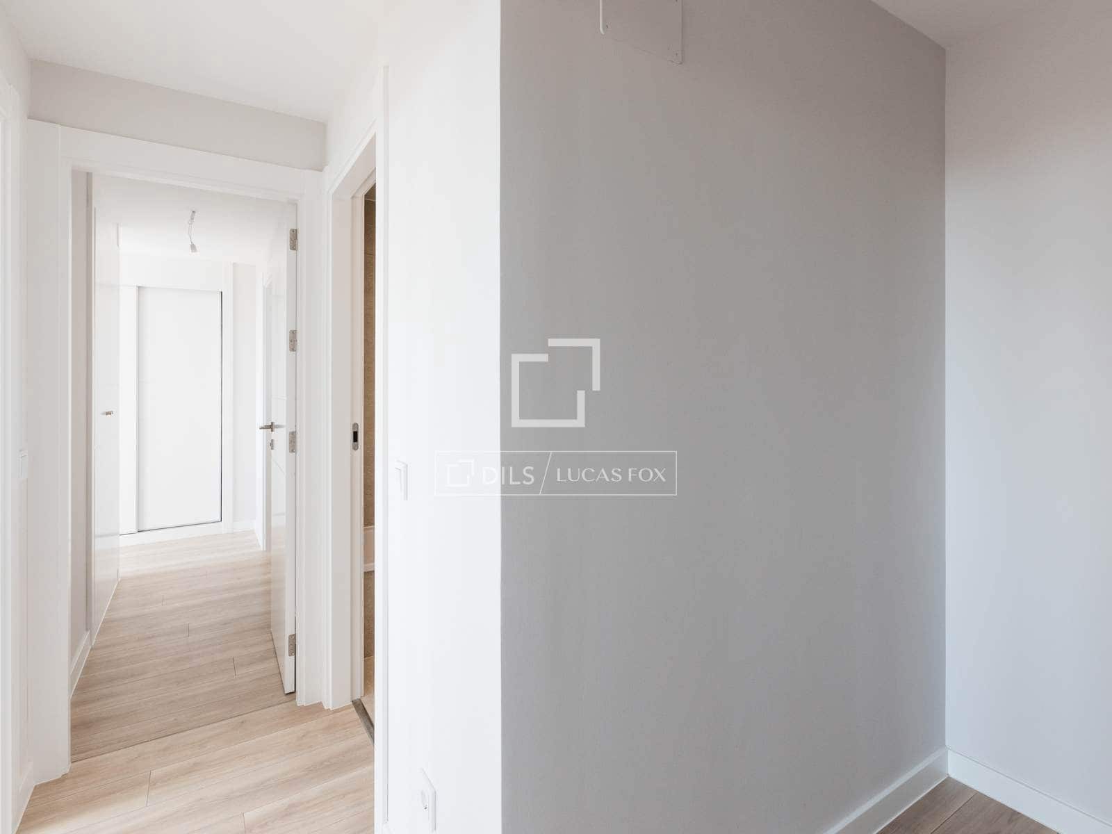 Appartement de 3 chambres à louer à Madrid ville avec piscine garage - 2 850 € (Ref: 9720546)