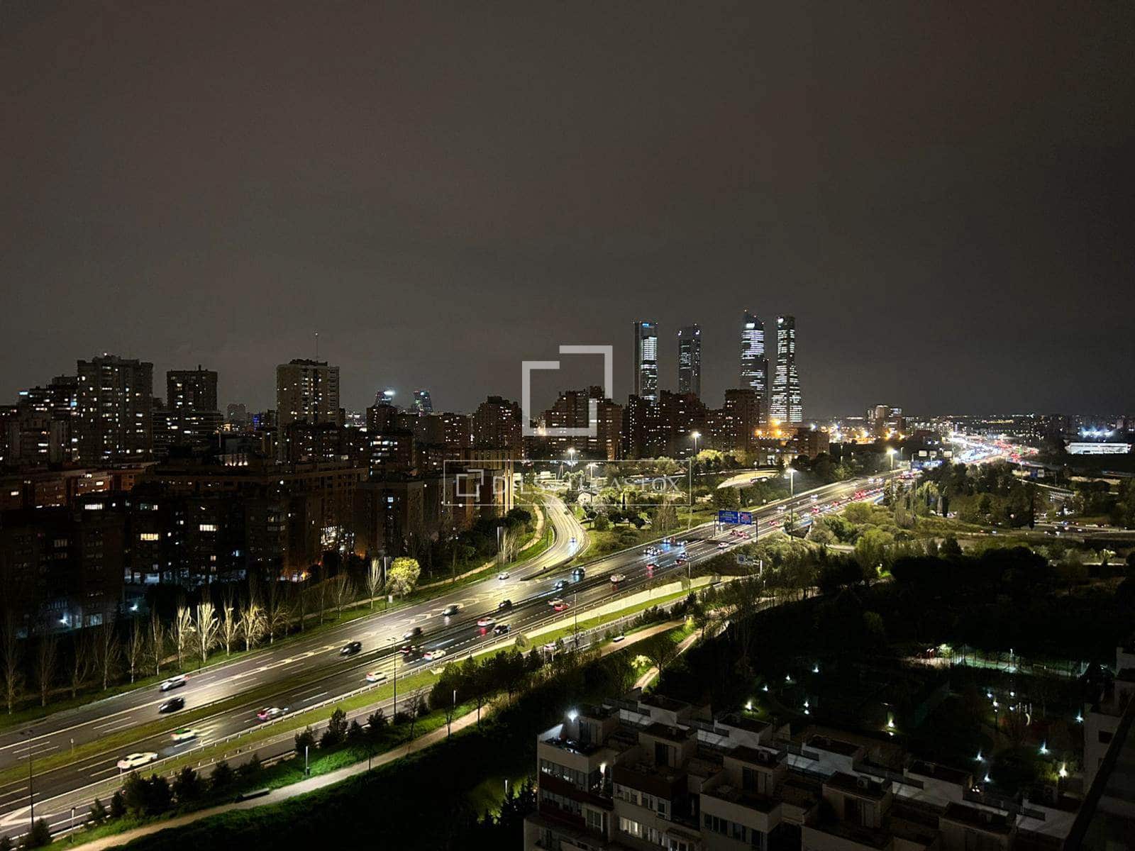 Appartement de 3 chambres à louer à Madrid ville avec piscine garage - 2 850 € (Ref: 9720546)