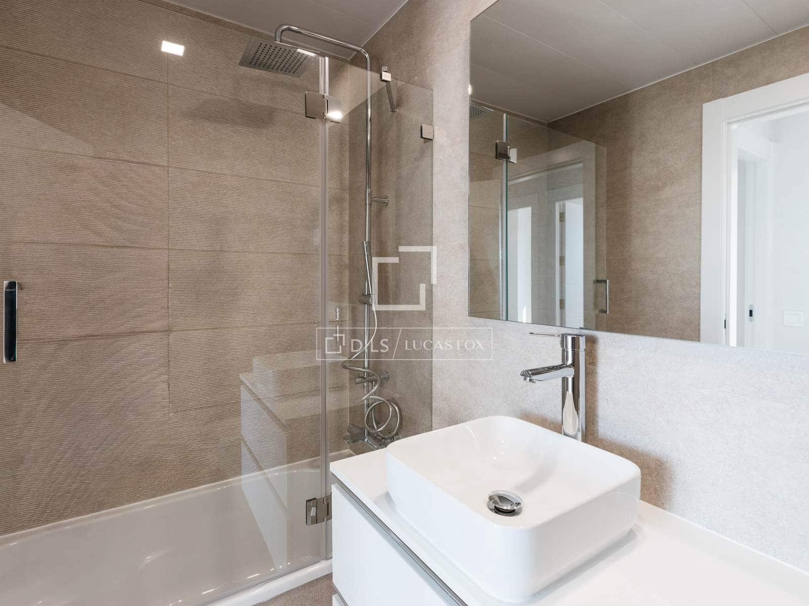 Appartement de 3 chambres à louer à Madrid ville avec piscine garage - 2 850 € (Ref: 9720546)