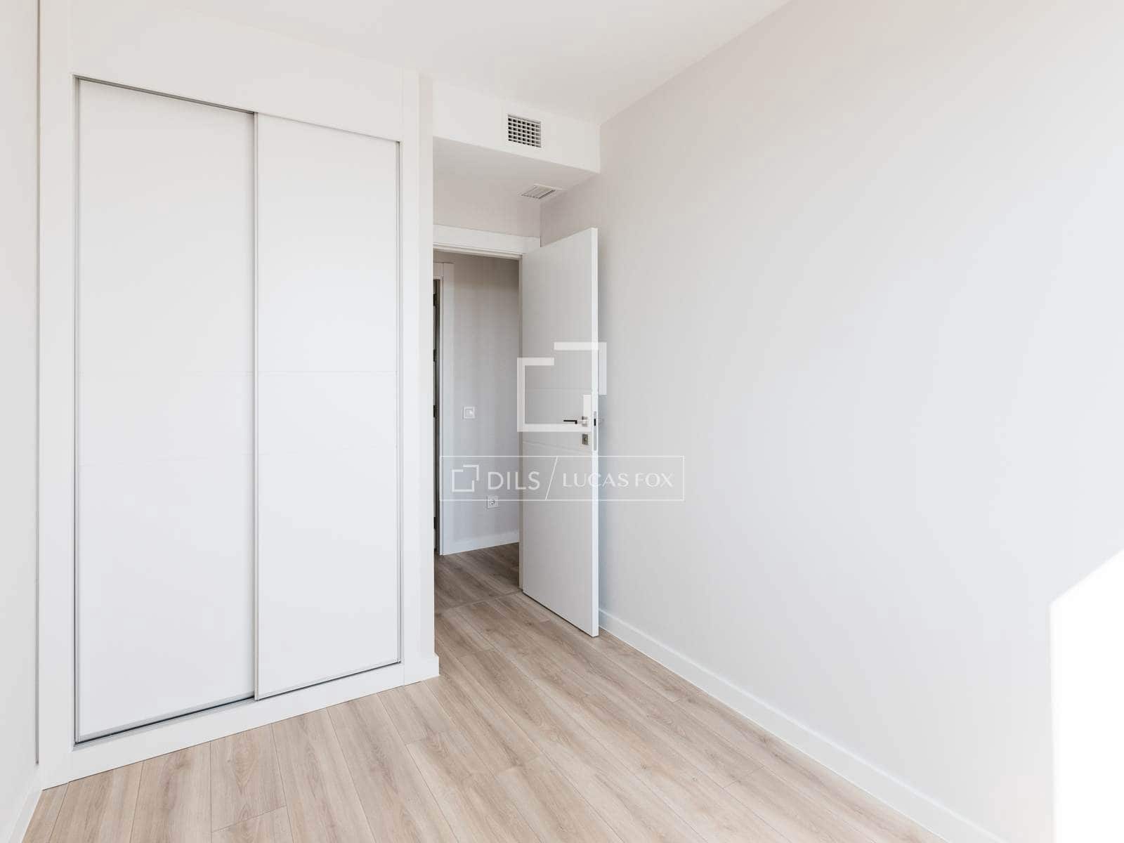 Appartement de 3 chambres à louer à Madrid ville avec piscine garage - 2 850 € (Ref: 9720546)