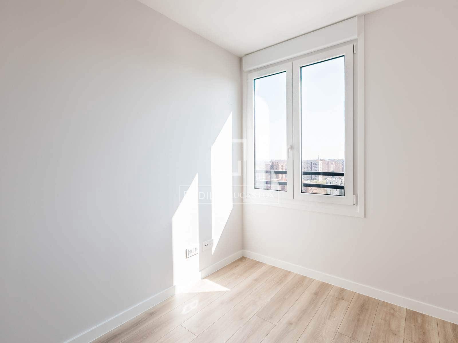 Appartement de 3 chambres à louer à Madrid ville avec piscine garage - 2 850 € (Ref: 9720546)