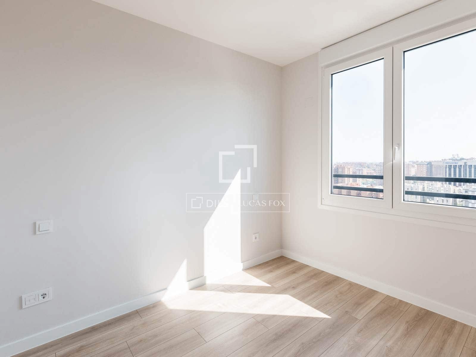 Appartement de 3 chambres à louer à Madrid ville avec piscine garage - 2 850 € (Ref: 9720546)