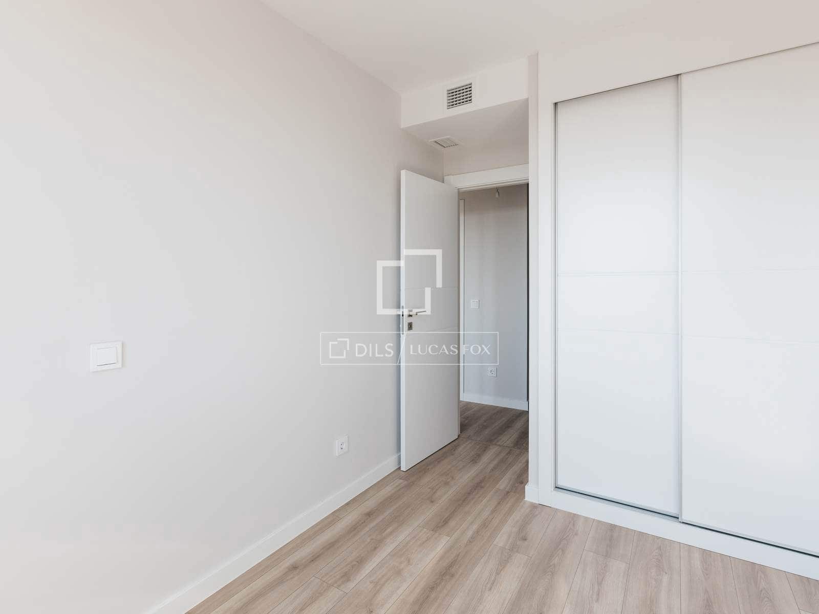 Appartement de 3 chambres à louer à Madrid ville avec piscine garage - 2 850 € (Ref: 9720546)