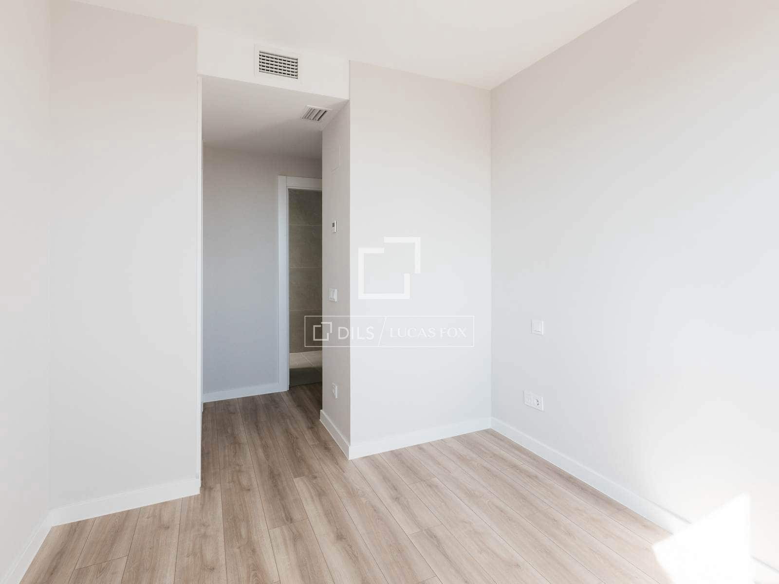 Appartement de 3 chambres à louer à Madrid ville avec piscine garage - 2 850 € (Ref: 9720546)