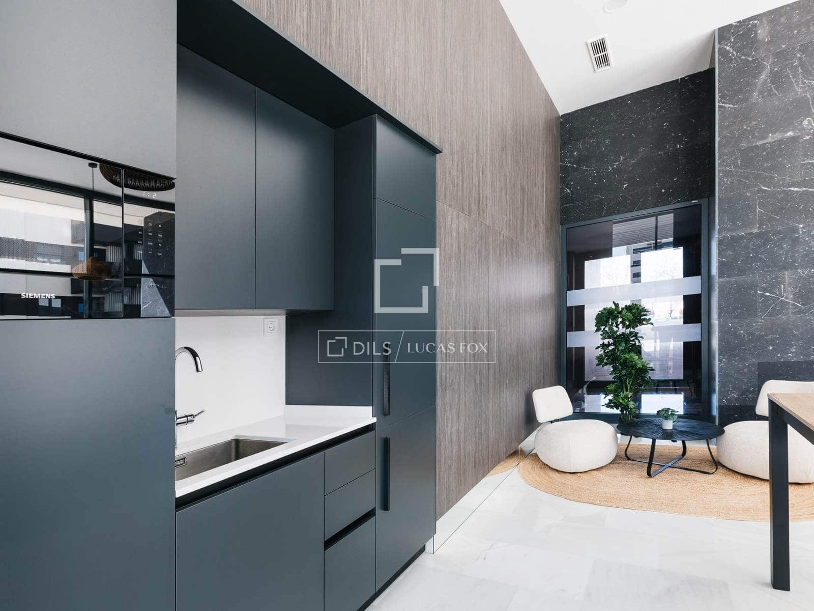 Appartement de 3 chambres à louer à Madrid ville avec piscine garage - 2 850 € (Ref: 9720546)