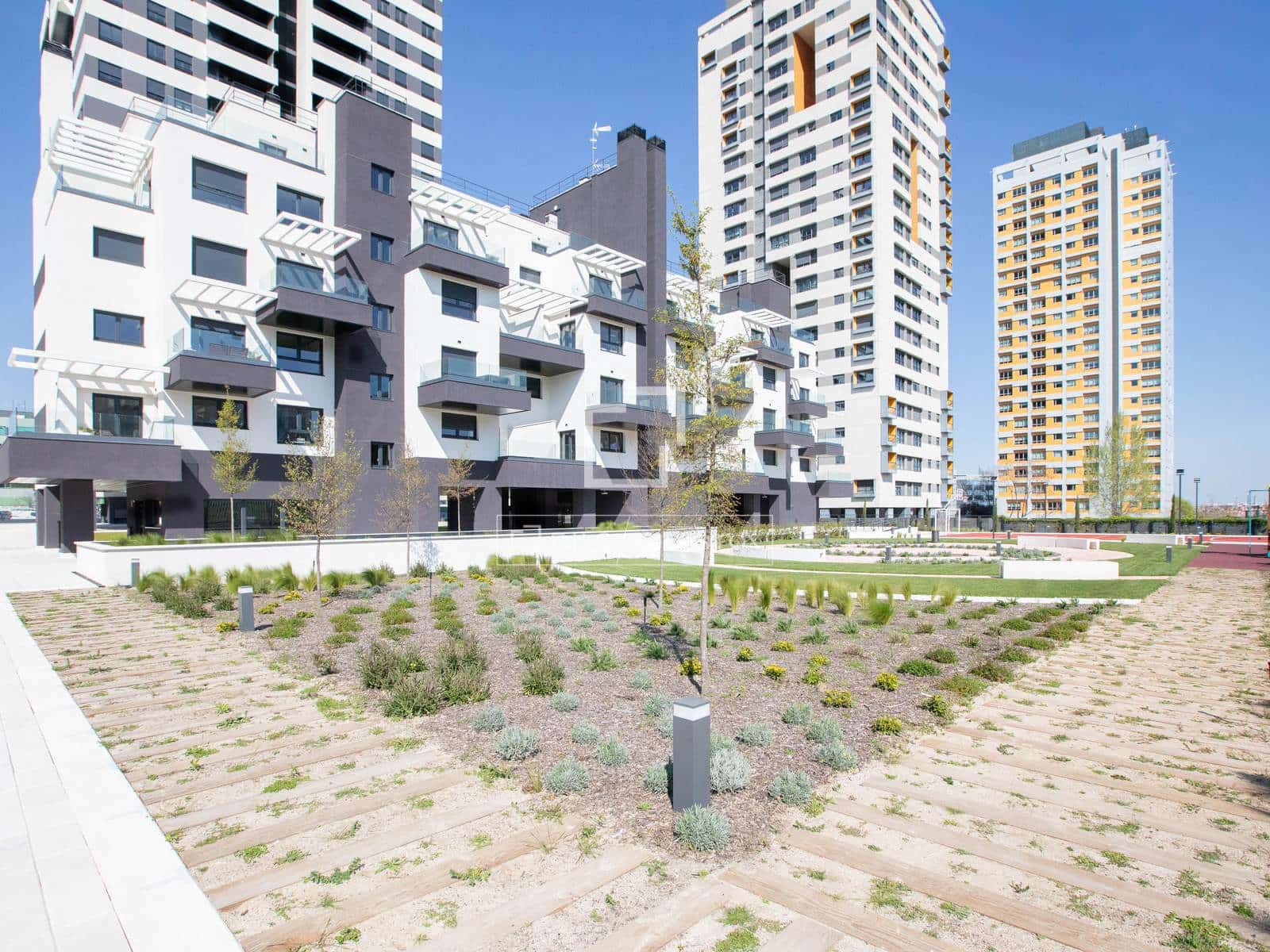 Appartement de 3 chambres à louer à Madrid ville avec piscine garage - 2 850 € (Ref: 9720546)