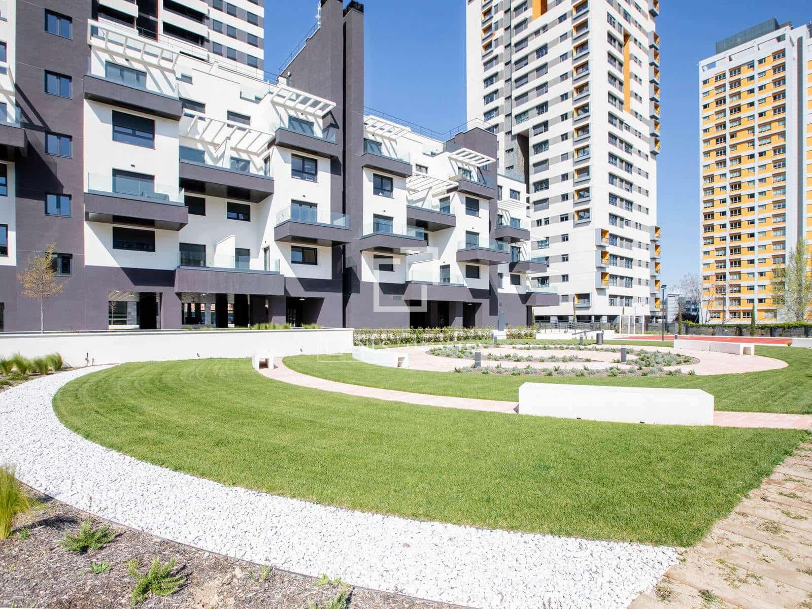 Appartement de 3 chambres à louer à Madrid ville avec piscine garage - 2 850 € (Ref: 9720546)