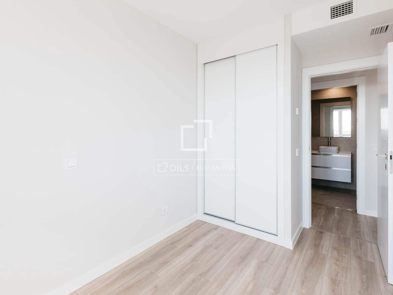 Appartement de 3 chambres à louer à Madrid ville avec piscine garage - 2 850 € (Ref: 9720546)