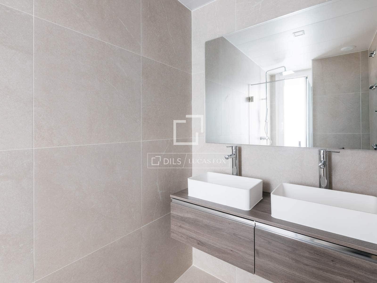 Appartement de 3 chambres à louer à Madrid ville avec piscine garage - 2 850 € (Ref: 9720546)