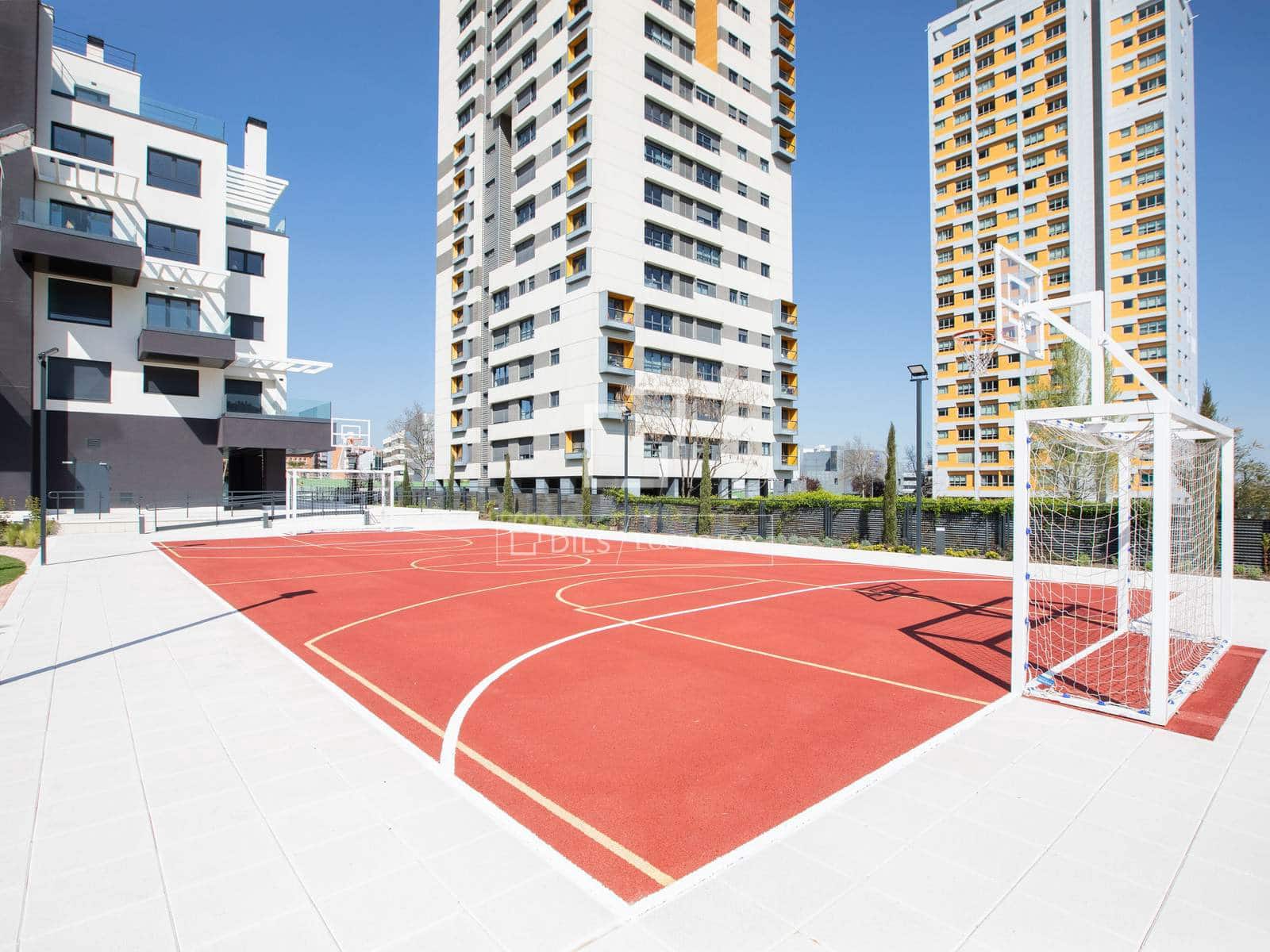 Appartement de 3 chambres à louer à Madrid ville avec piscine garage - 2 850 € (Ref: 9720546)