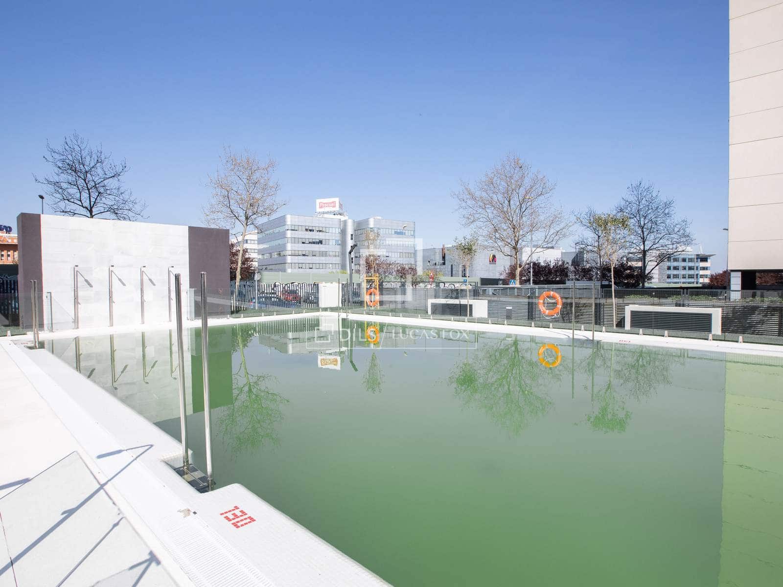 Appartement de 3 chambres à louer à Madrid ville avec piscine garage - 2 850 € (Ref: 9720546)