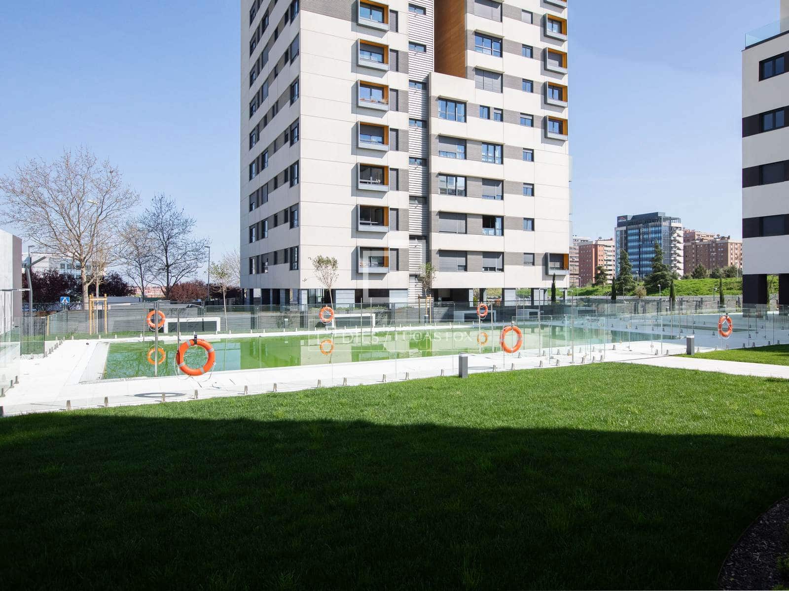 Appartement de 3 chambres à louer à Madrid ville avec piscine garage - 2 850 € (Ref: 9720546)