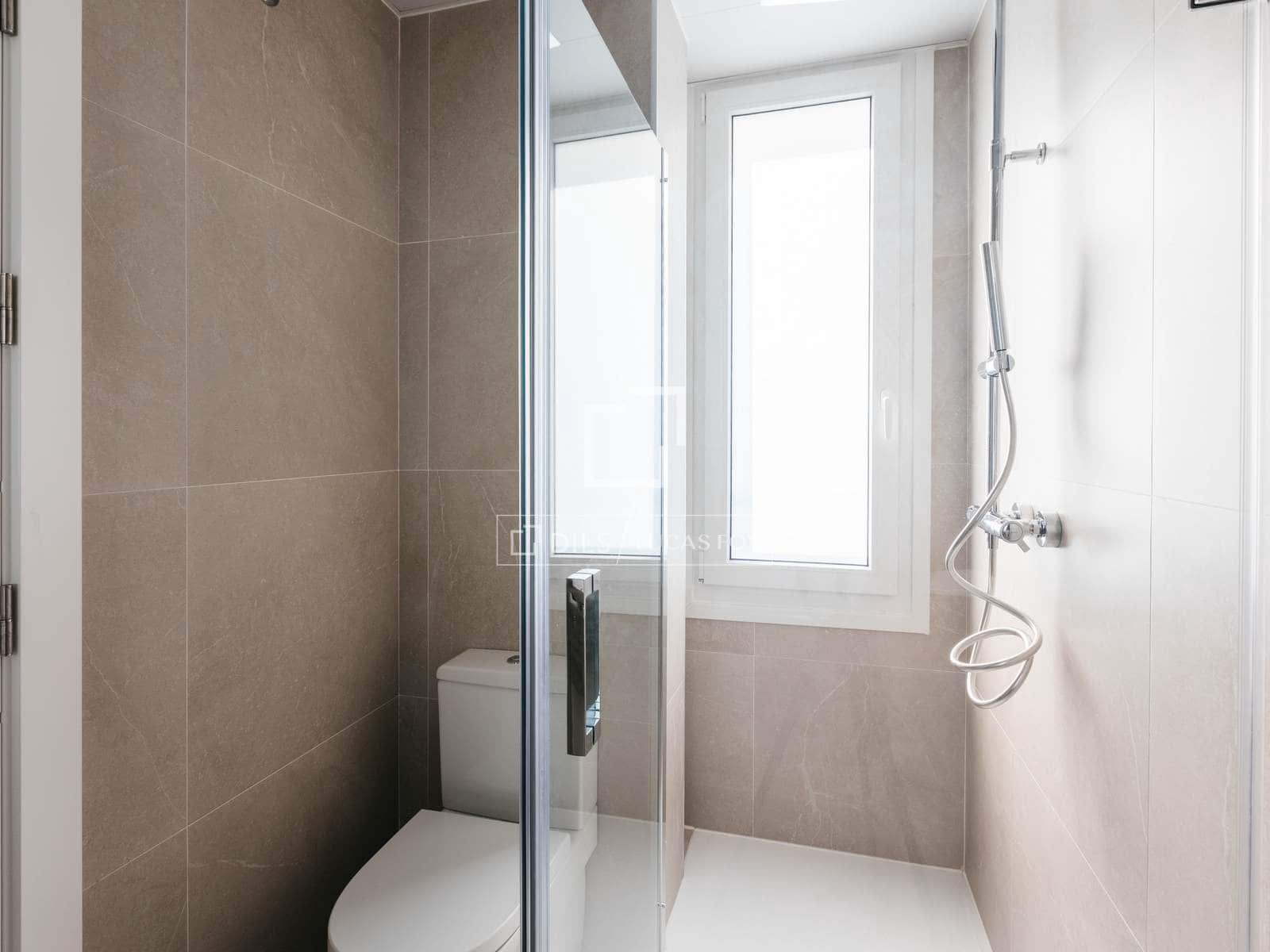 Appartement de 3 chambres à louer à Madrid ville avec piscine garage - 2 850 € (Ref: 9720546)