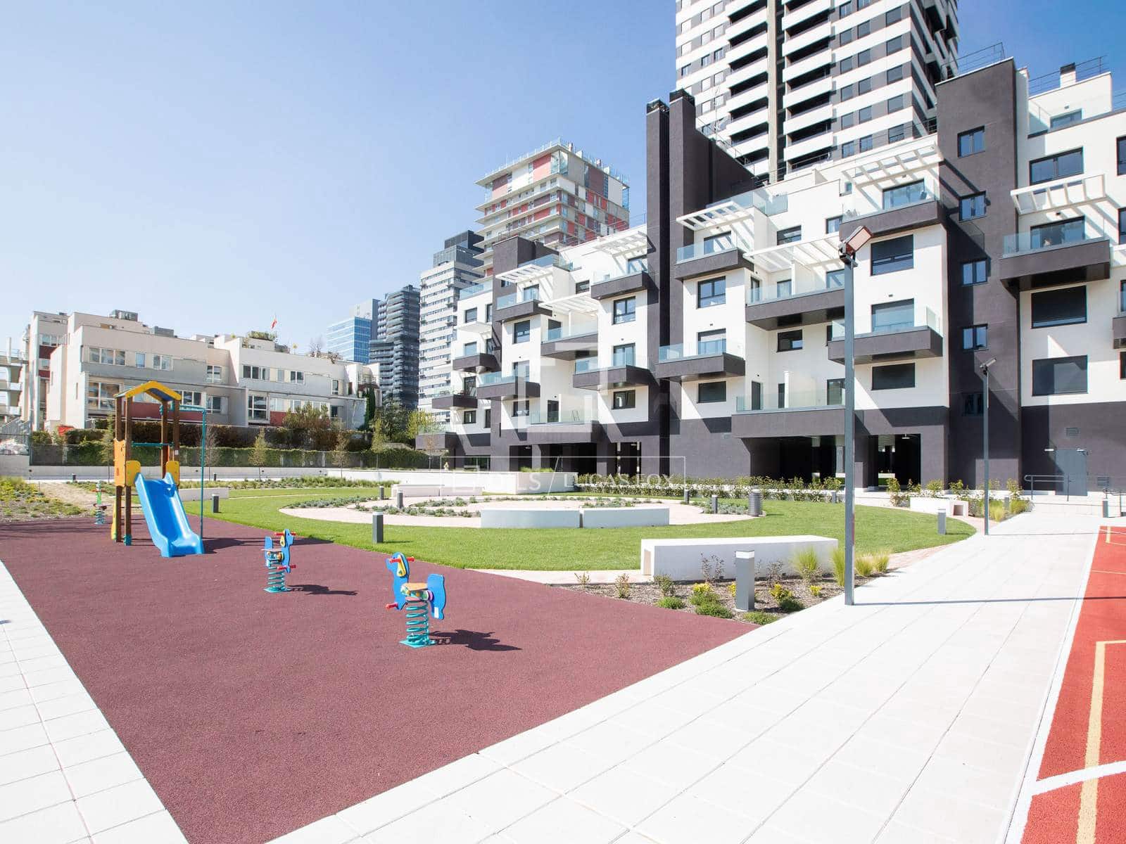 Appartement de 3 chambres à louer à Madrid ville avec piscine garage - 2 850 € (Ref: 9720546)