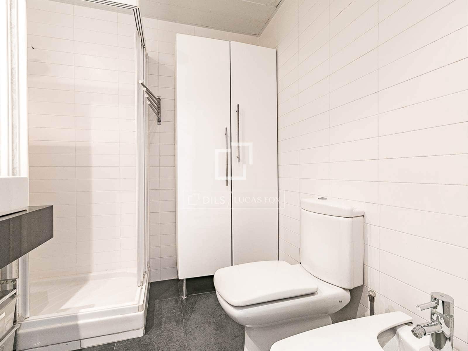 1 sypialnia Apartament na sprzedaż w Miasto Barcelona z basenem garażem - 495 000 € (Ref: 9720802)