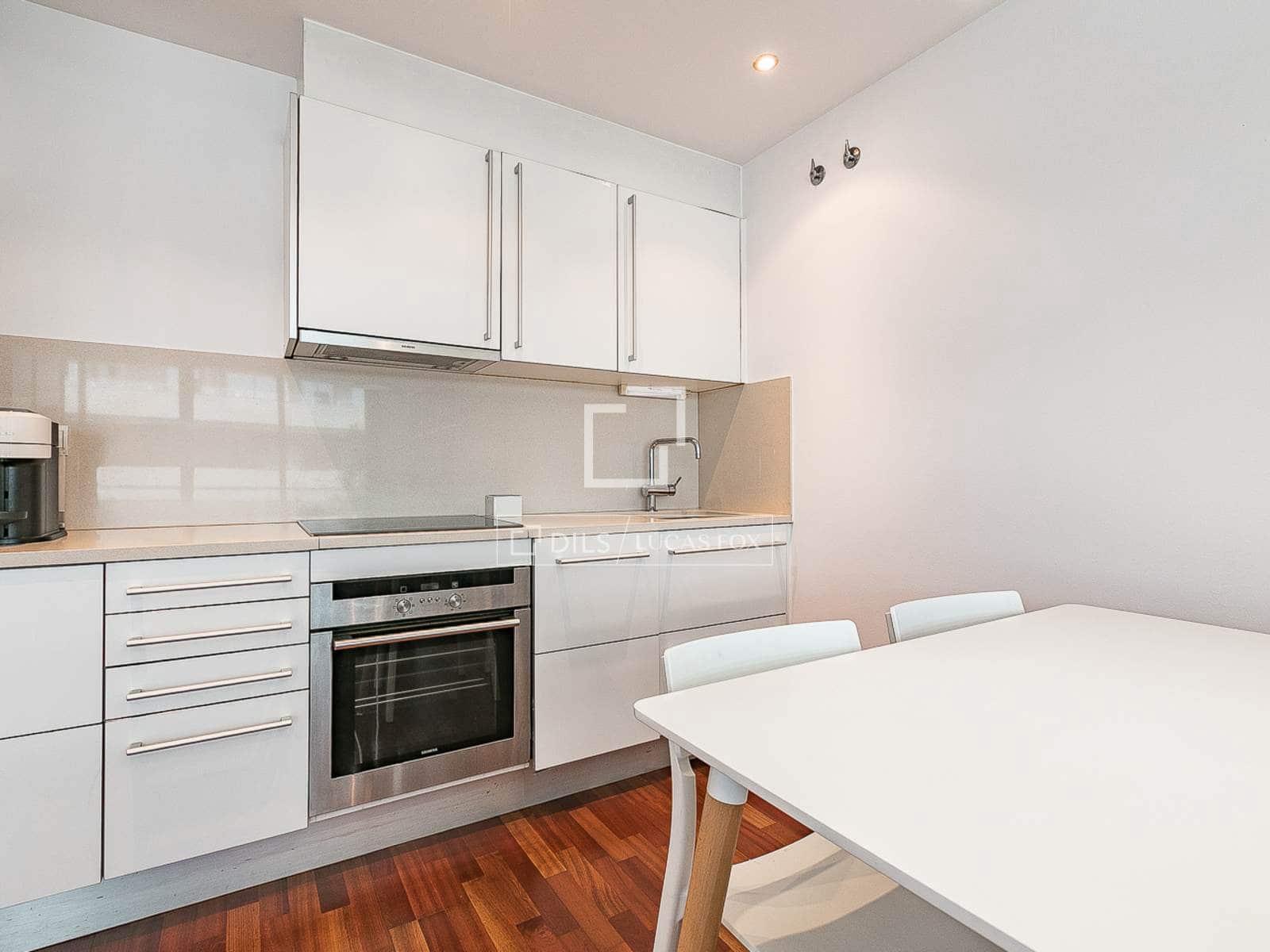 1 sypialnia Apartament na sprzedaż w Miasto Barcelona z basenem garażem - 495 000 € (Ref: 9720802)