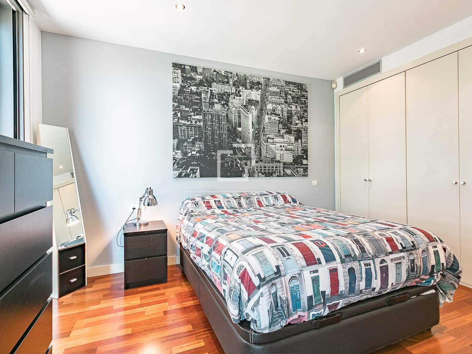 1 sypialnia Apartament na sprzedaż w Miasto Barcelona z basenem garażem - 495 000 € (Ref: 9720802)