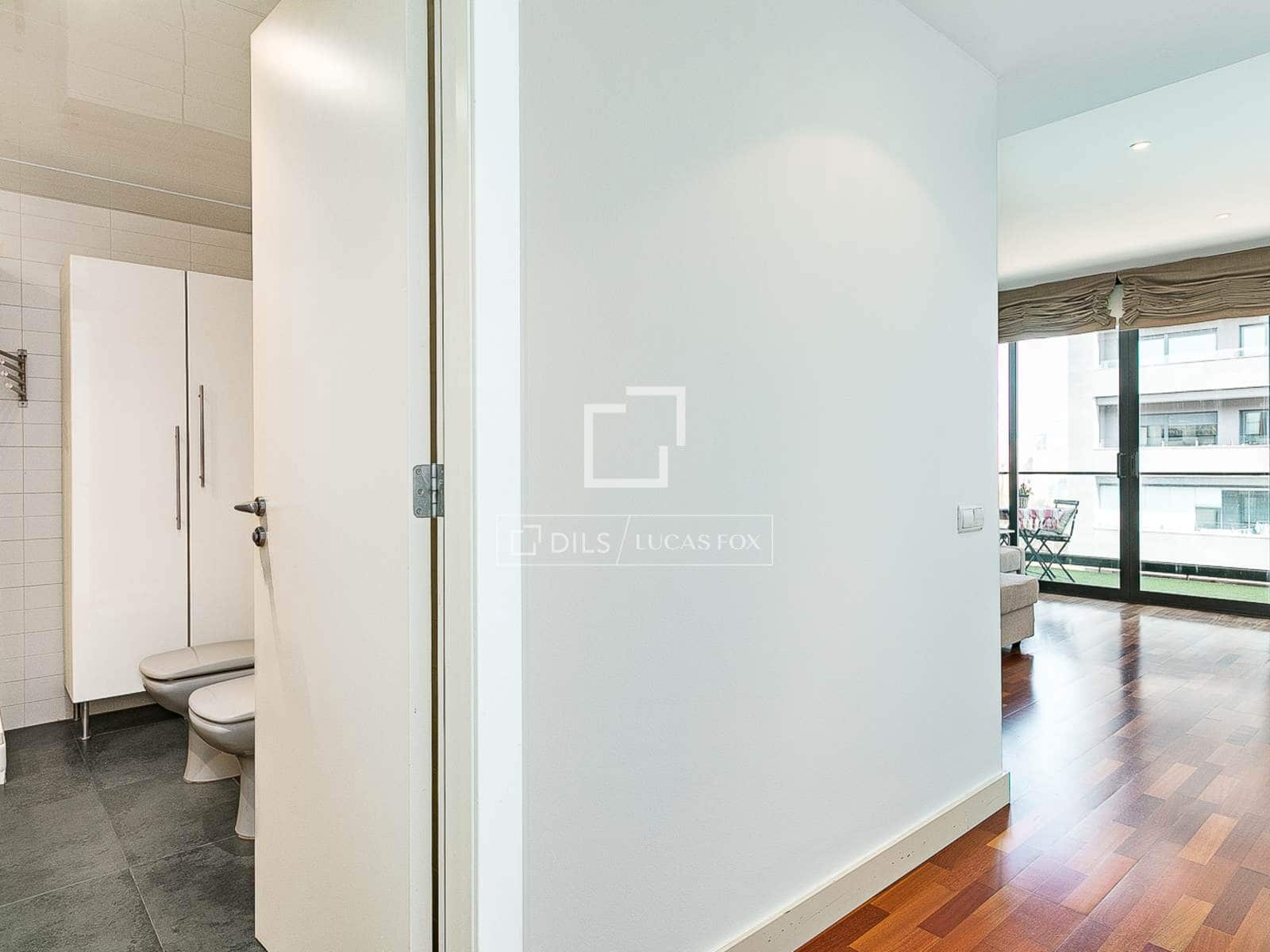 1 sypialnia Apartament na sprzedaż w Miasto Barcelona z basenem garażem - 495 000 € (Ref: 9720802)