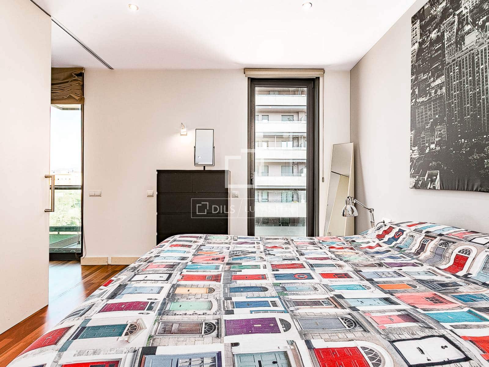 1 sypialnia Apartament na sprzedaż w Miasto Barcelona z basenem garażem - 495 000 € (Ref: 9720802)